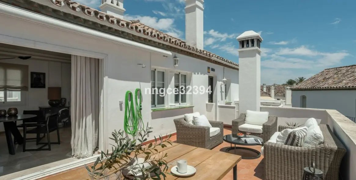 Продажа пентхауса в New Golden Mile 6