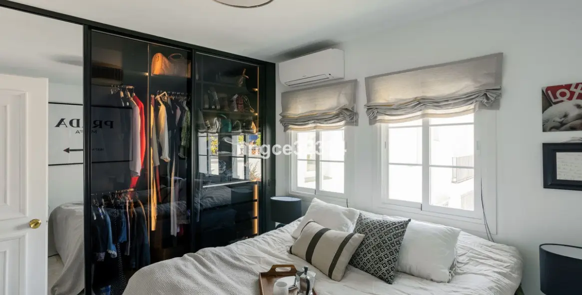 Продажа пентхауса в New Golden Mile 10