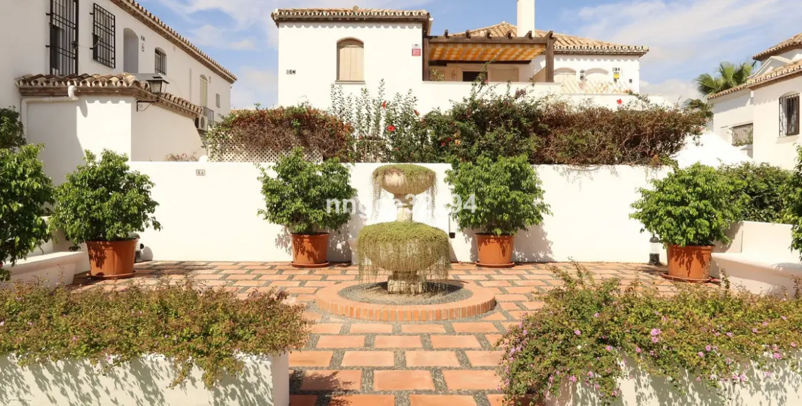 Продажа пентхауса в New Golden Mile 24