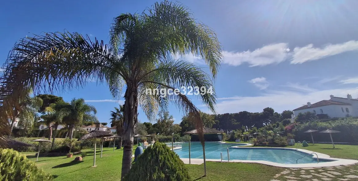 Продажа пентхауса в New Golden Mile 26