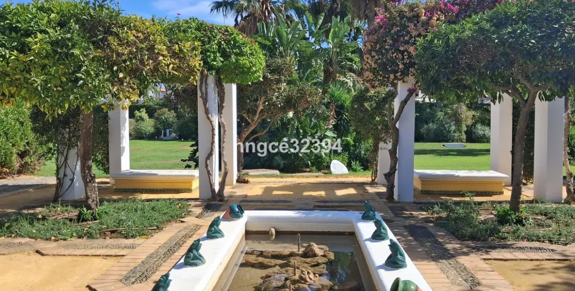 Продажа пентхауса в New Golden Mile 31