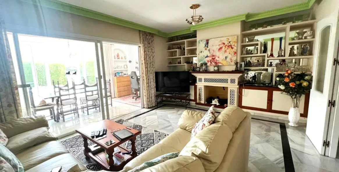 Sale of townhouse in Atalaya 7