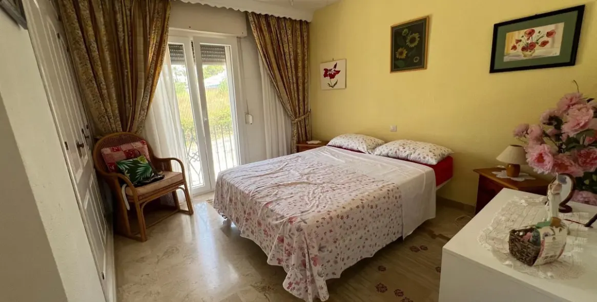 Sale of townhouse in Atalaya 11