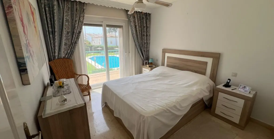 Sale of townhouse in Atalaya 13