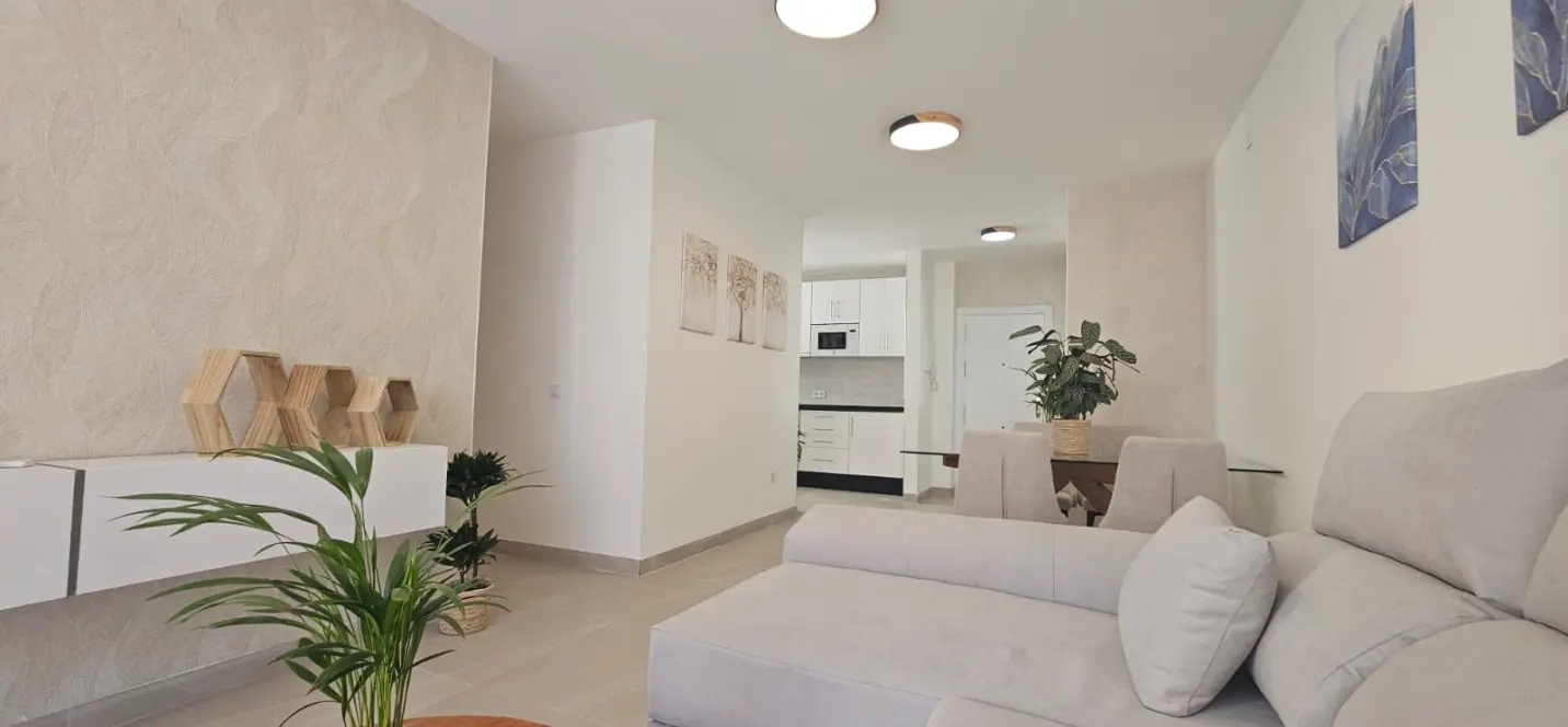 Venta de apartamento en planta media en Fuengirola 4