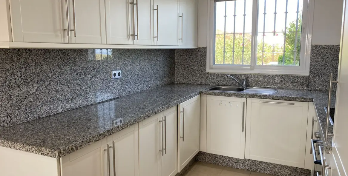 Sale of townhouse in Manilva 10