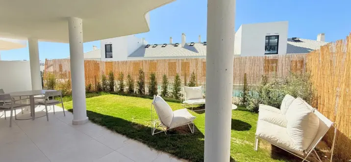 Продажа апартаментов на первом этаже в Higueron 2