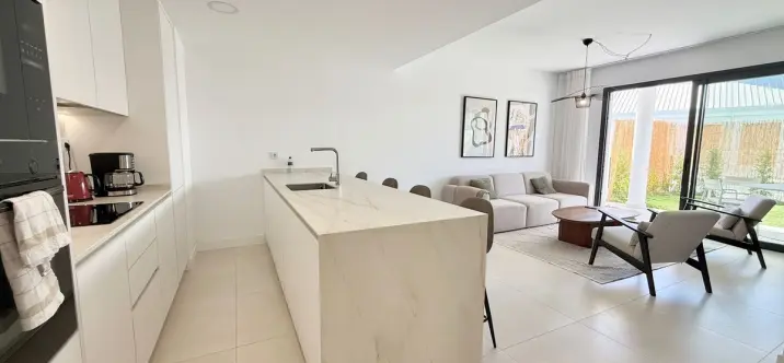 Продажа апартаментов на первом этаже в Higueron 3