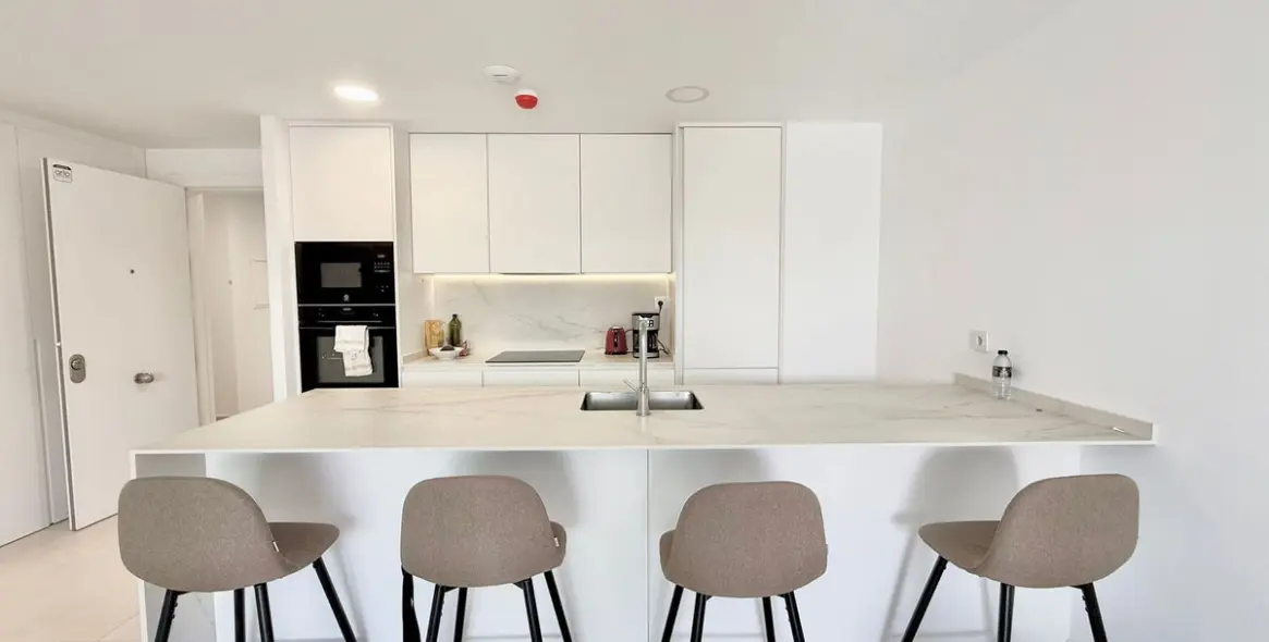 Продажа апартаментов на первом этаже в Higueron 6