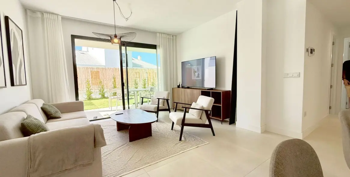 Продажа апартаментов на первом этаже в Higueron 10