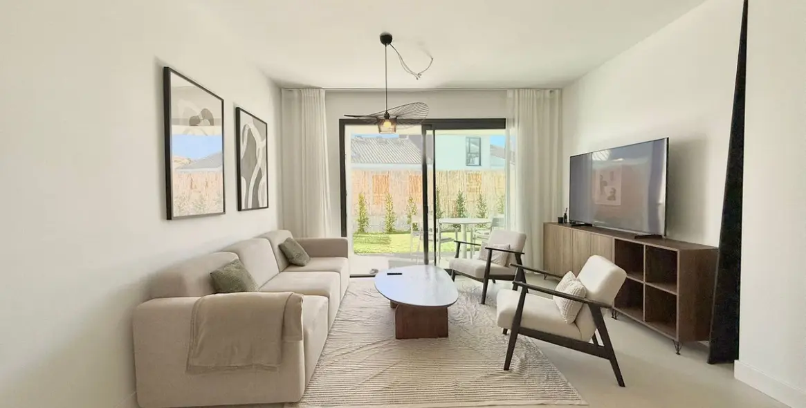 Продажа апартаментов на первом этаже в Higueron 11