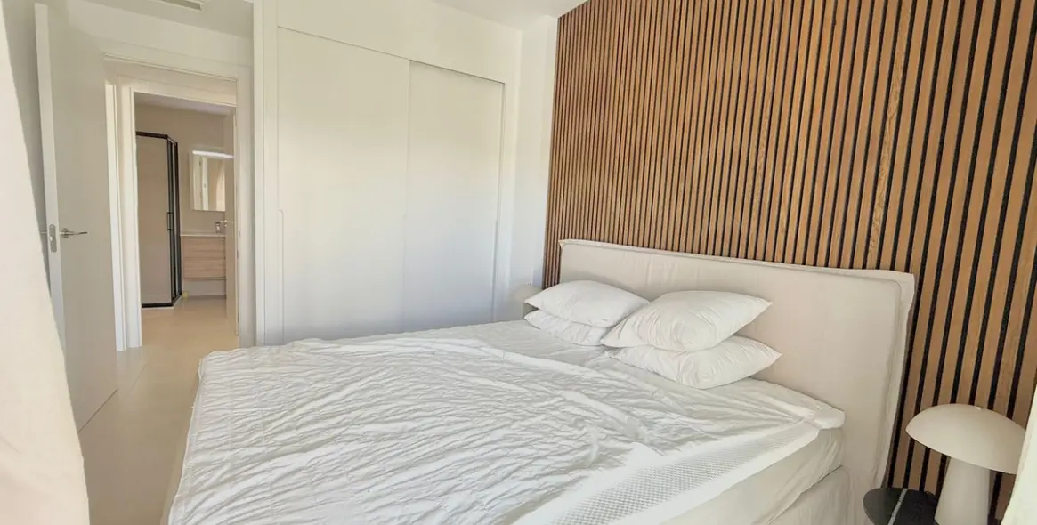 Продажа апартаментов на первом этаже в Higueron 19