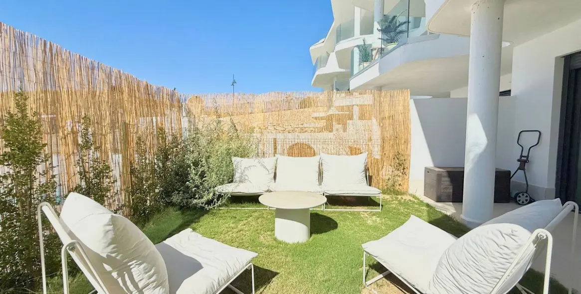 Venta de apartamento en planta baja en Higueron 23