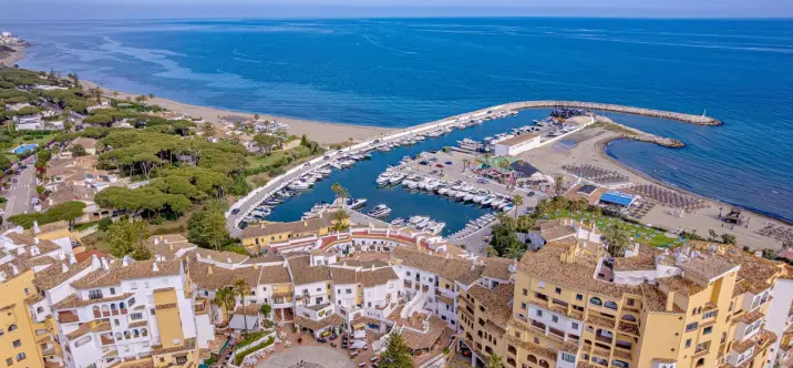 Sale of penthouse in Puerto de Cabopino 0