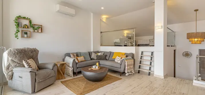 Sale of penthouse in Puerto de Cabopino 2