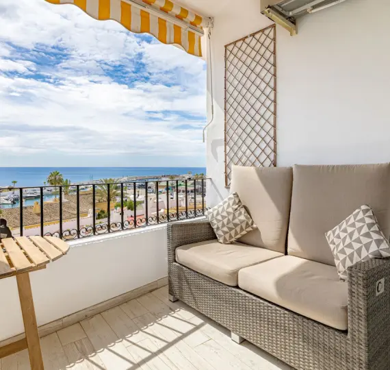 Sale of penthouse in Puerto de Cabopino