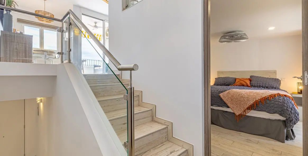 Sale of penthouse in Puerto de Cabopino 11