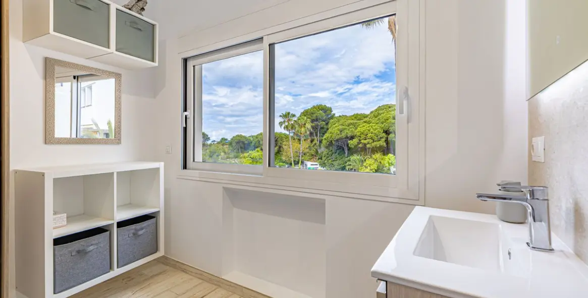 Sale of penthouse in Puerto de Cabopino 17