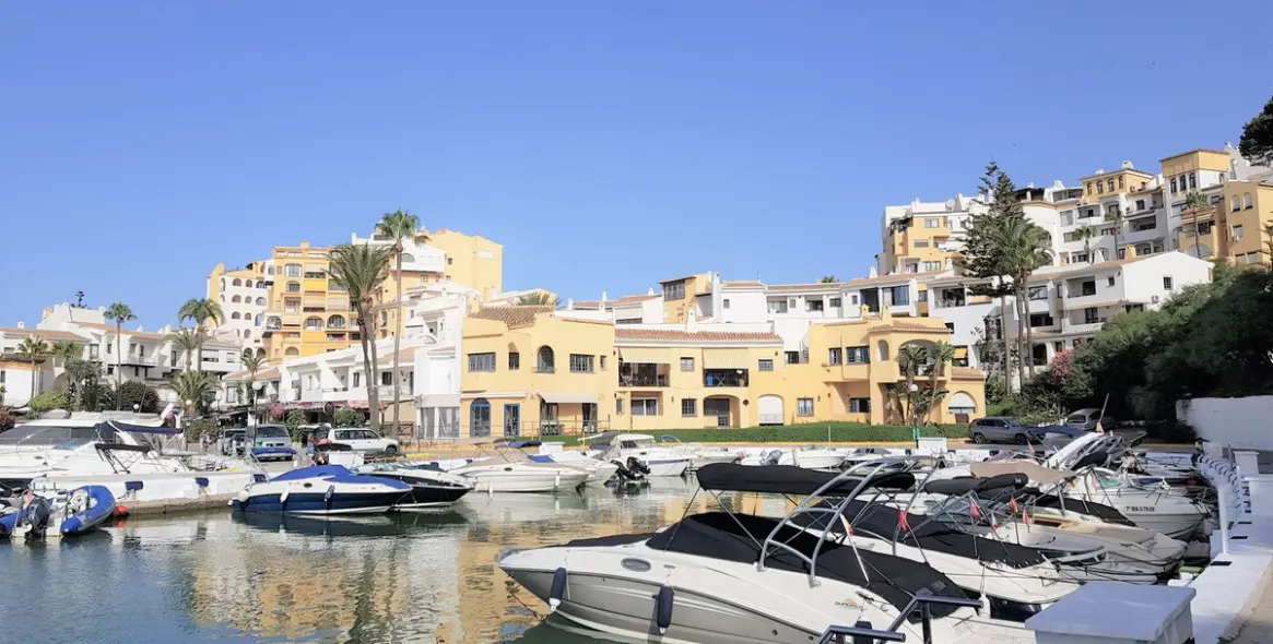 Sale of penthouse in Puerto de Cabopino 22