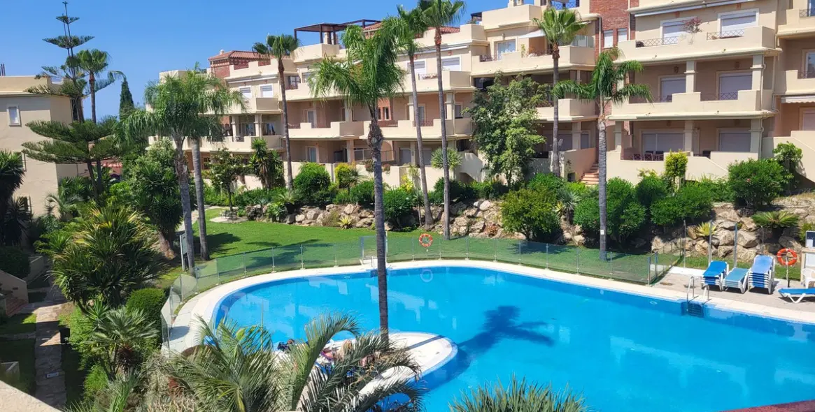 Sale of penthouse duplex in Los Flamingos 17