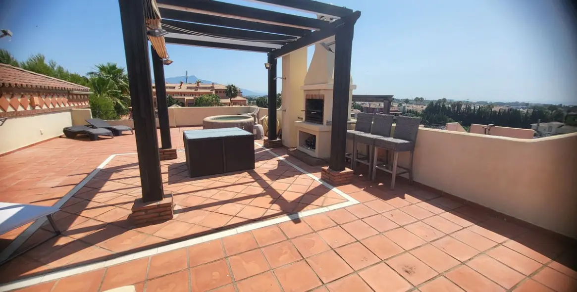 Sale of penthouse duplex in Los Flamingos 20