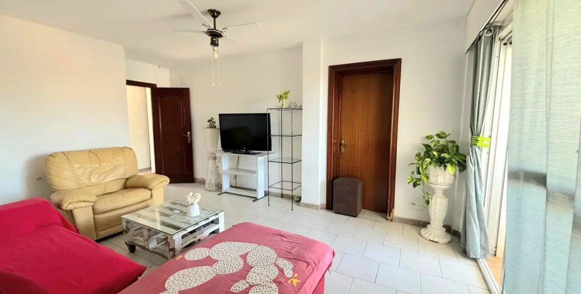 Sale of middle floor apartment in Torremolinos 2