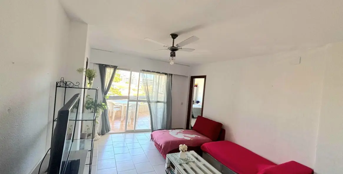 Sale of middle floor apartment in Torremolinos 3