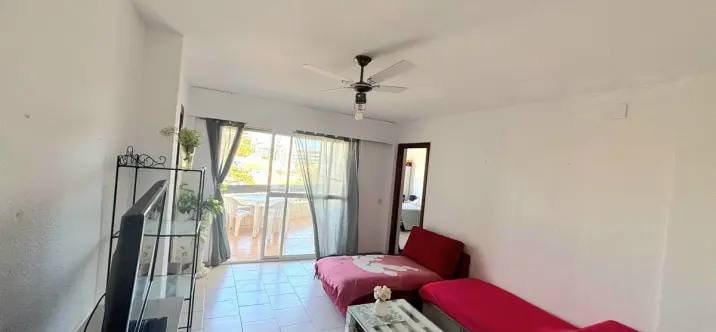 Venta de apartamento en planta media en Torremolinos 2