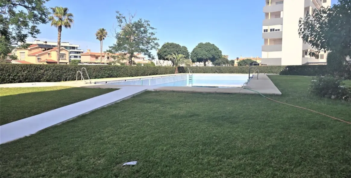 Sale of middle floor apartment in Torremolinos 10
