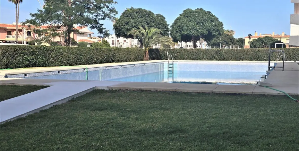 Sale of middle floor apartment in Torremolinos 11