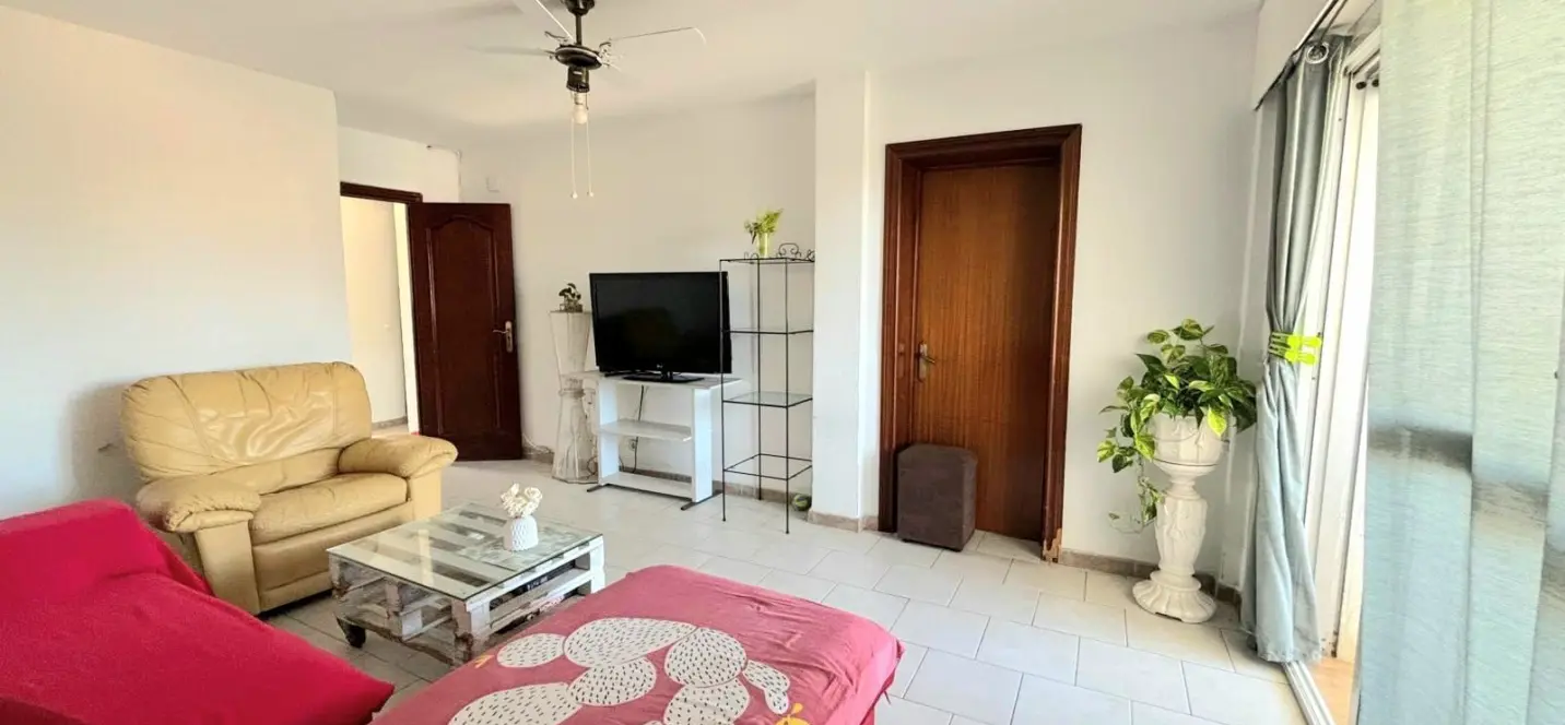 Sale of middle floor apartment in Torremolinos 1