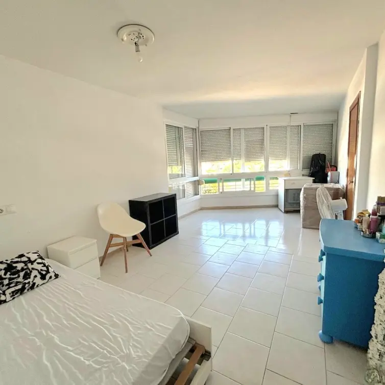 Sale of middle floor apartment in Torremolinos
