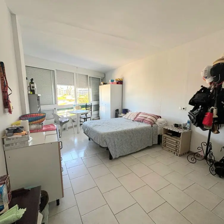 Sale of middle floor apartment in Torremolinos