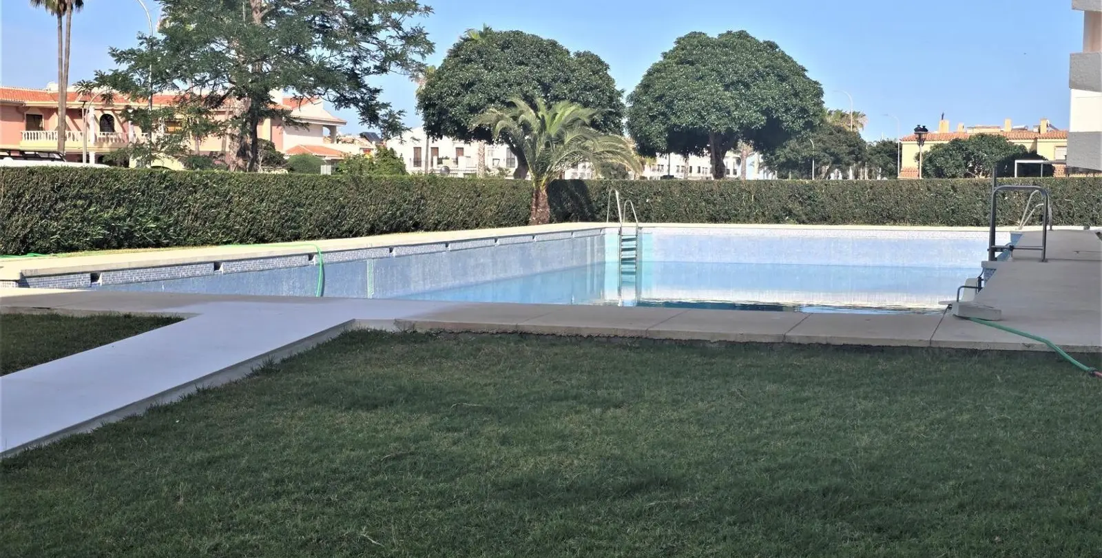 Sale of middle floor apartment in Torremolinos 11