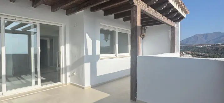 Sale of penthouse duplex in Casares 0