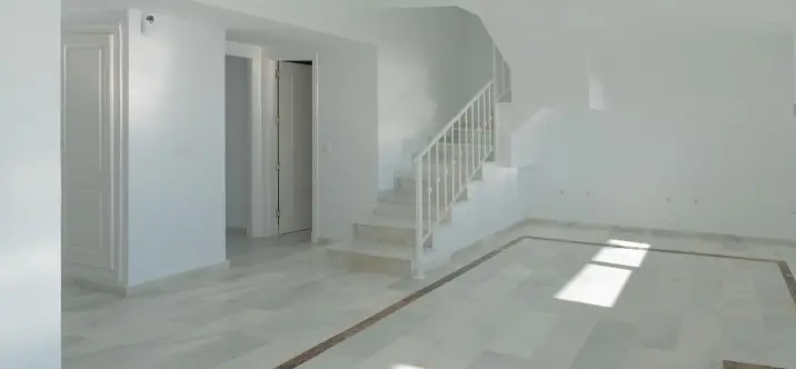 Sale of penthouse duplex in Casares 3