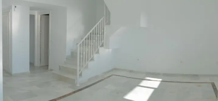 Sale of penthouse duplex in Casares 4