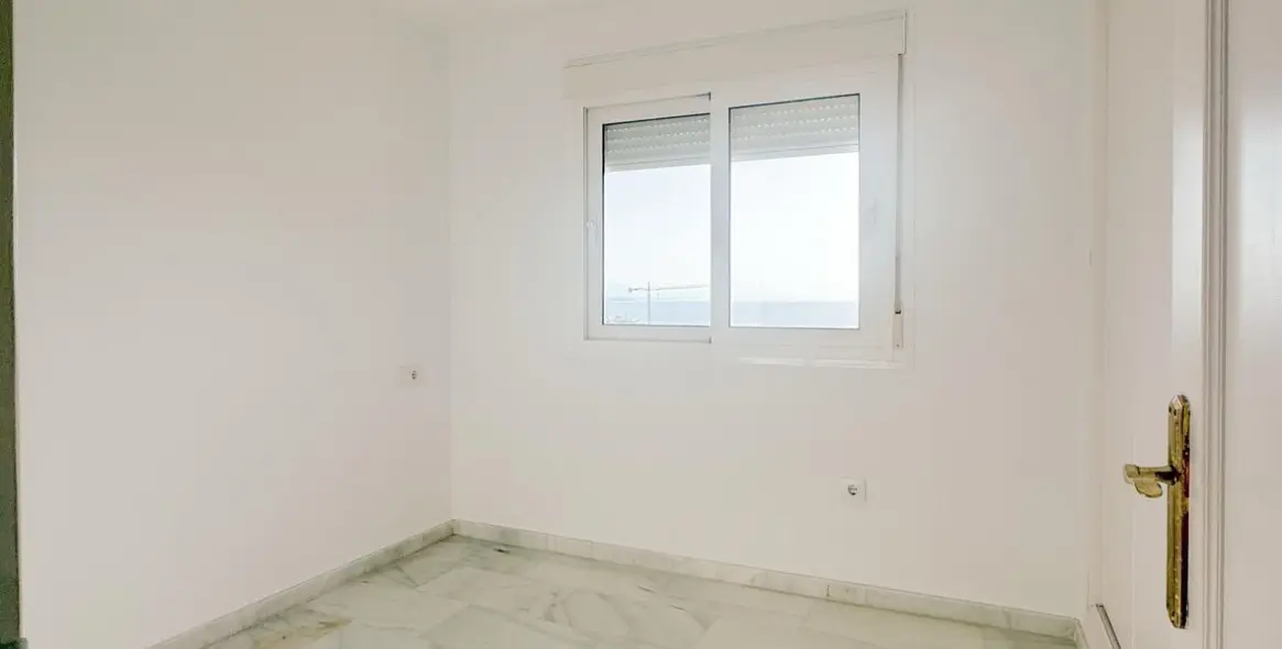 Sale of penthouse duplex in Casares 12