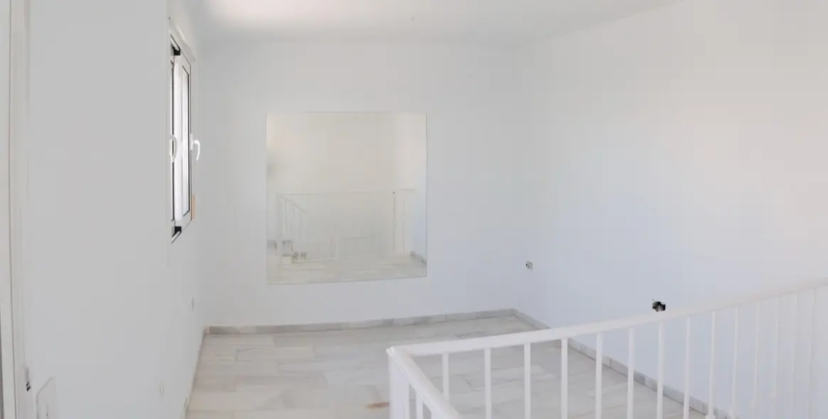 Sale of penthouse duplex in Casares 16