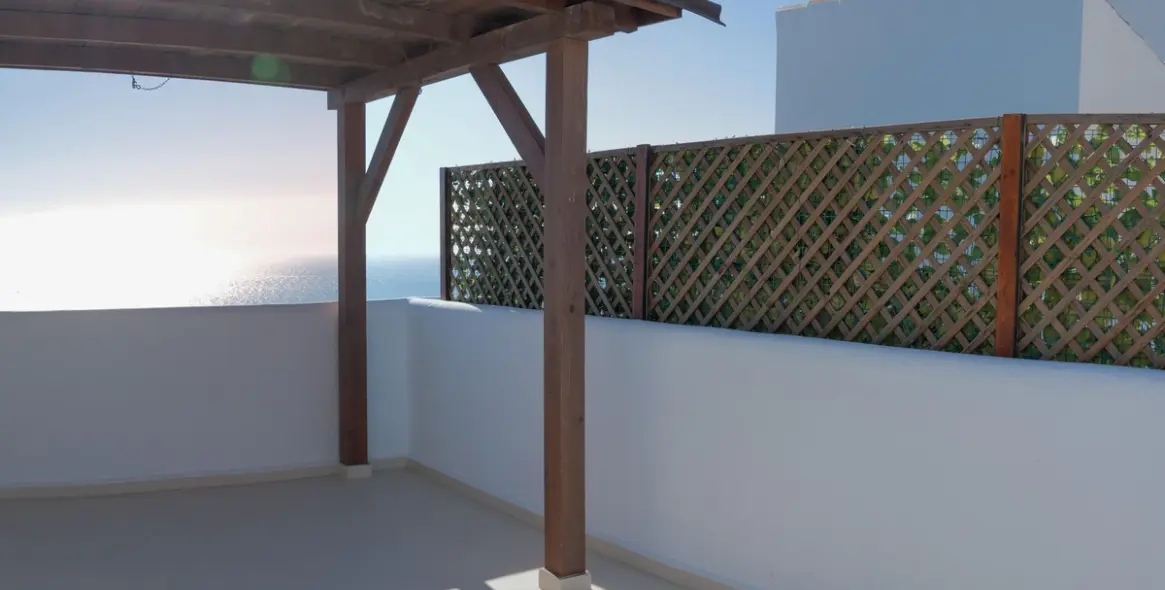 Sale of penthouse duplex in Casares 18