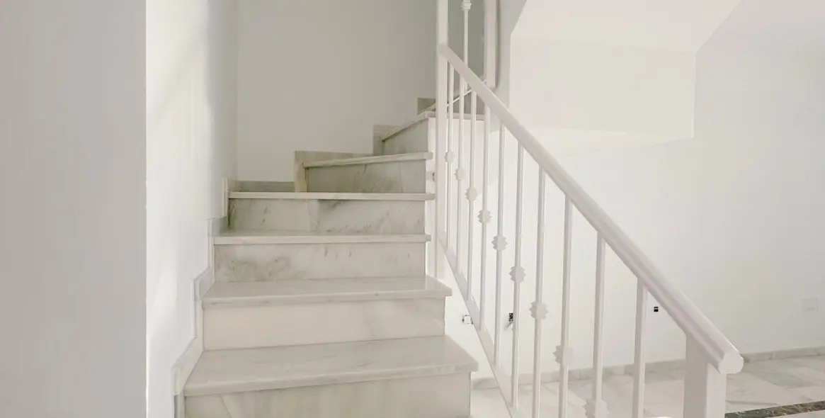 Sale of penthouse duplex in Casares 19