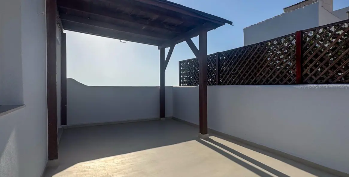 Sale of penthouse duplex in Casares 25