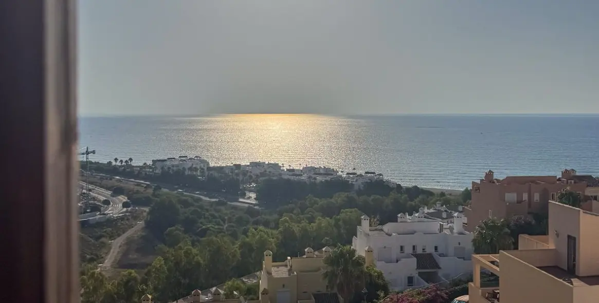 Sale of penthouse duplex in Casares 30