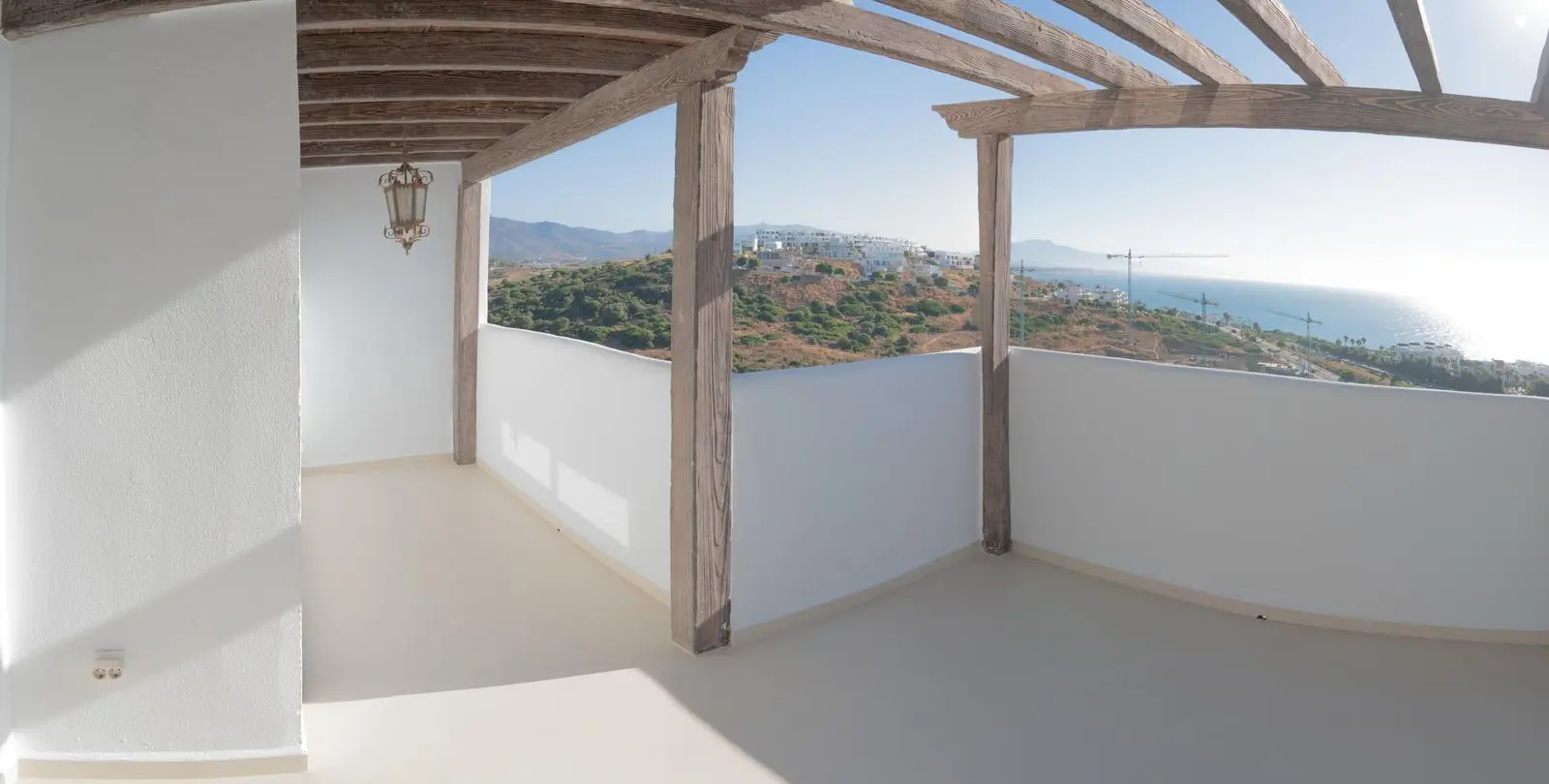 Venta de ático dúplex en Casares 2