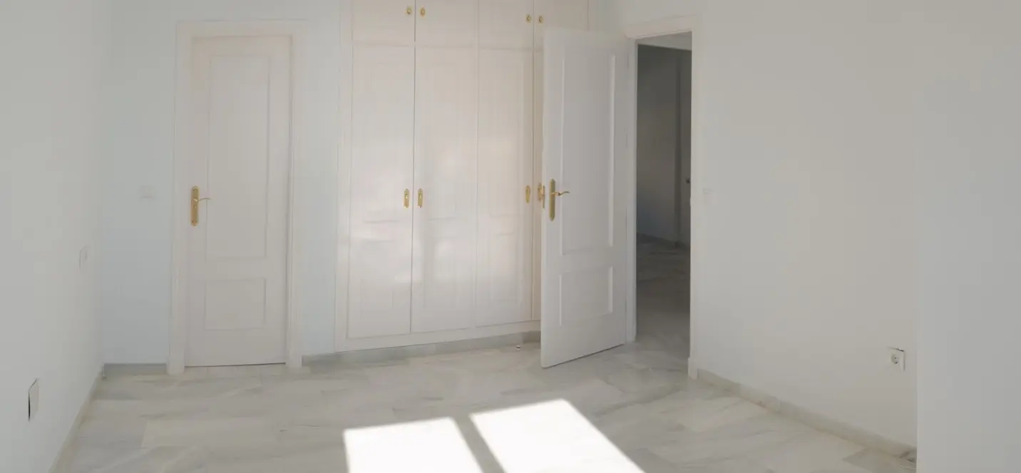 Продажа двухуровневого пентхауса в Casares 2
