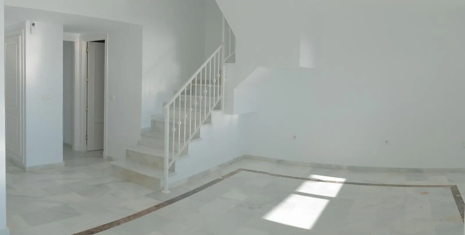 Venta de ático dúplex en Casares 5