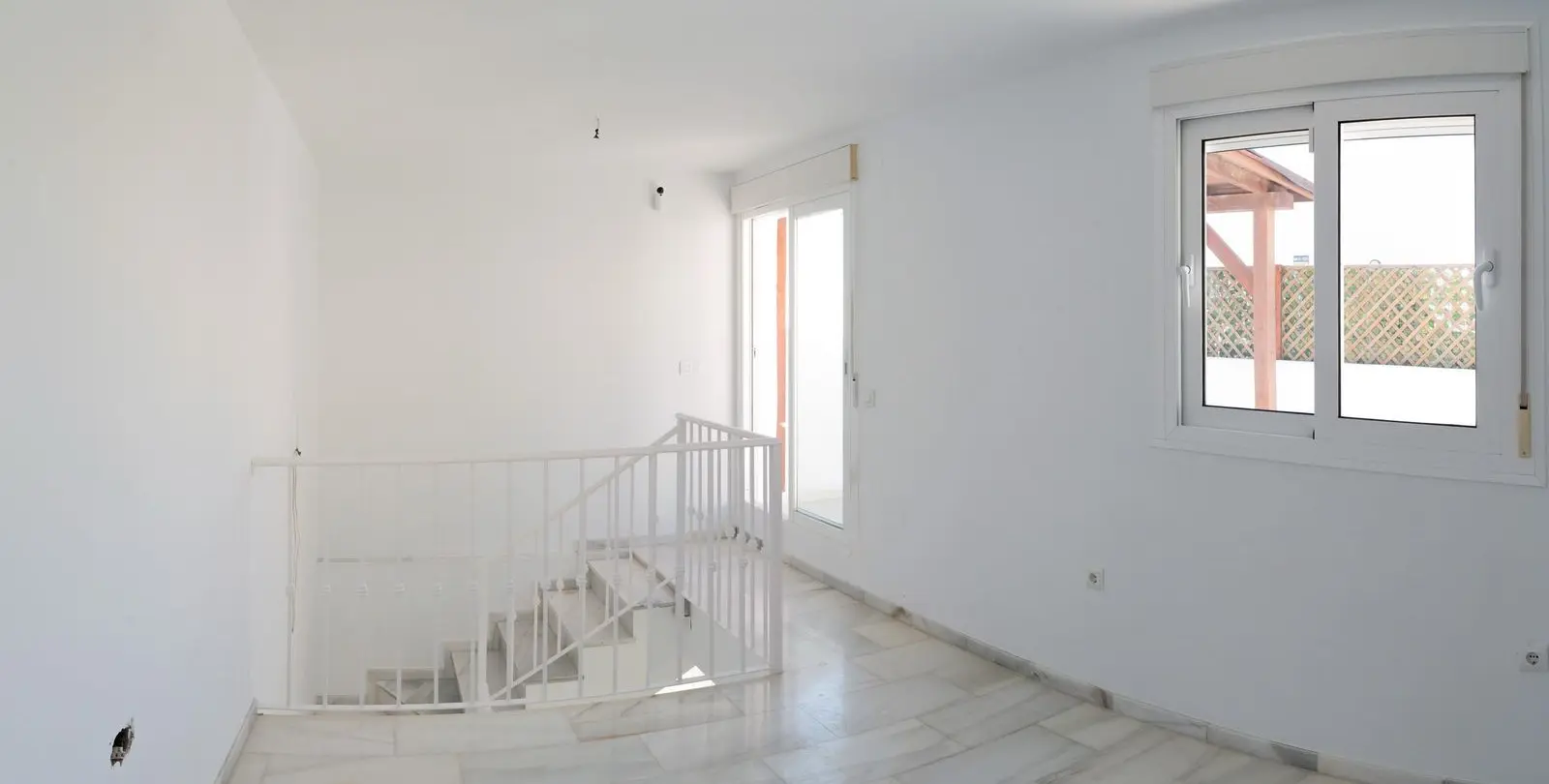 Venta de ático dúplex en Casares 10