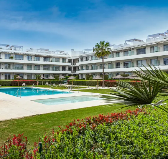 Апартаменты на первом этаже R5162686