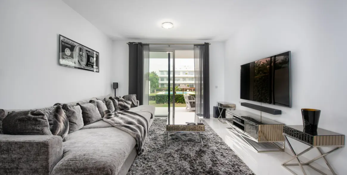 Продажа апартаментов на первом этаже в Estepona (район Estepona) 2