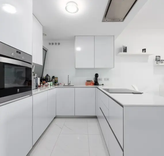 Апартаменты на первом этаже R5162686